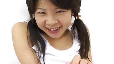 亚洲青少年女孩